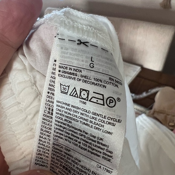 𝅺LOVE by GAP shorts - Picture 7 of 10